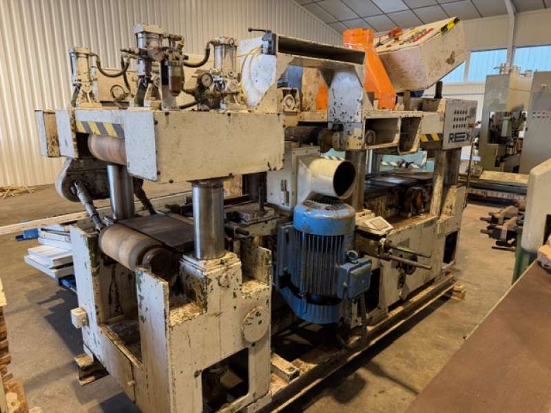 Raboteuse 4 faces de charpente bois vert 300 x 300 mm 