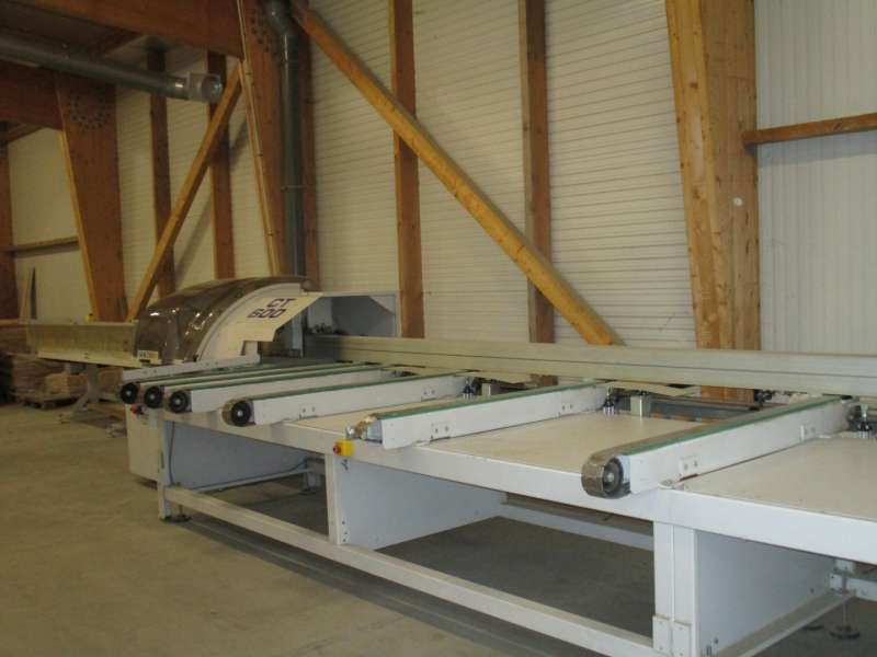 Tronçonneuse orientable CNC automatique avec pousseur 